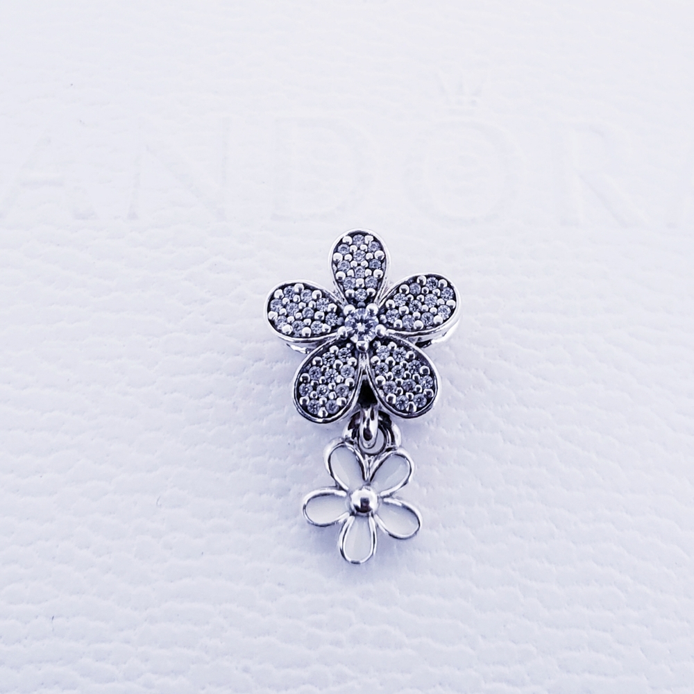 🌼Authentic Pandora ⭐️RETIRED⭐️ DAISY CHARM